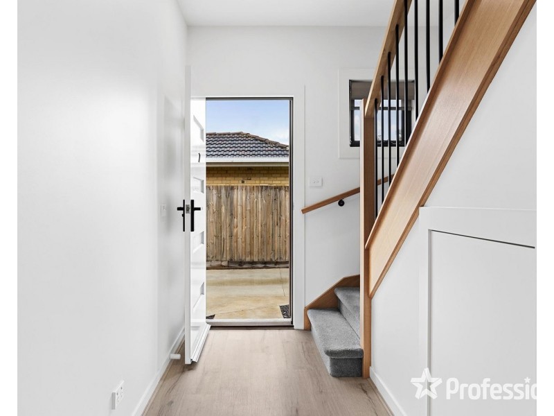 2/44 Liverpool Road, Kilsyth VIC 3137