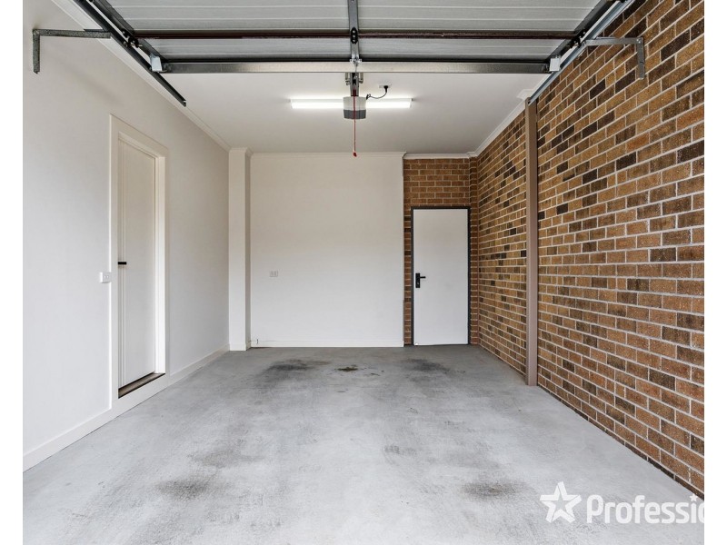 2/44 Liverpool Road, Kilsyth VIC 3137