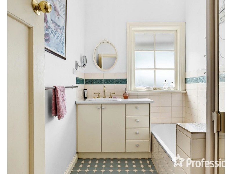 11 George Street, Lilydale VIC 3140