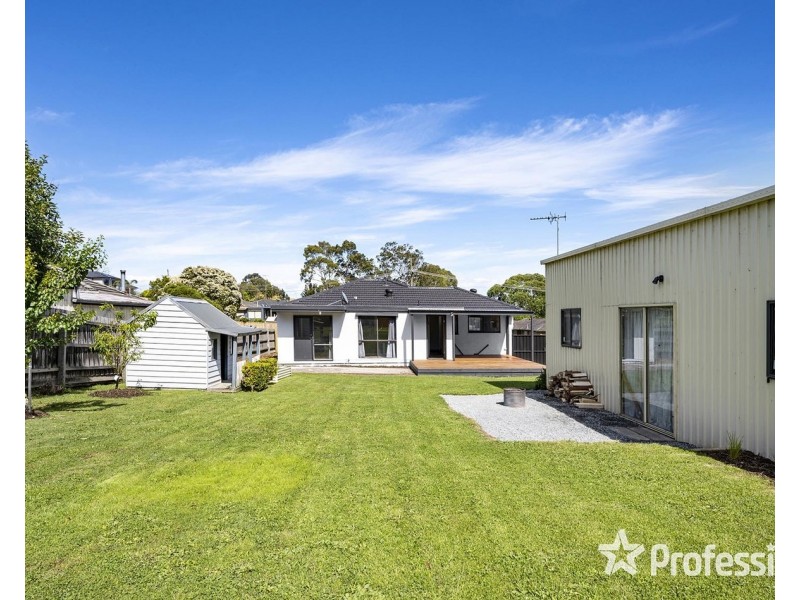 9 McFadzean Street, Coldstream VIC 3770