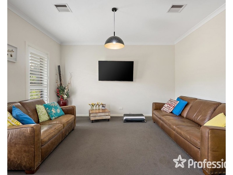 2B Frances Avenue, Yarra Glen VIC 3775