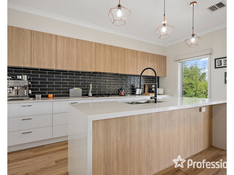 2B Frances Avenue, Yarra Glen VIC 3775