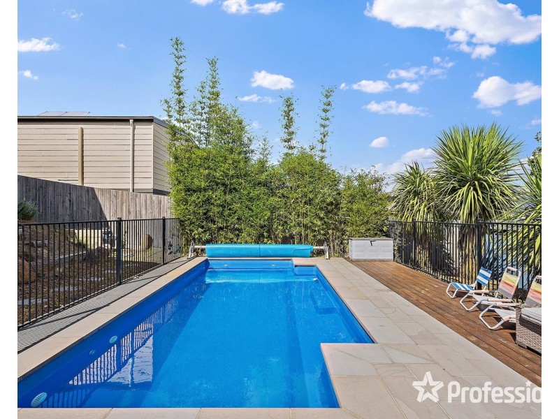 2B Frances Avenue, Yarra Glen VIC 3775