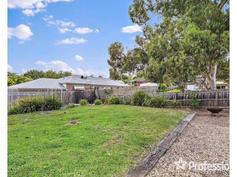 2B Frances Avenue, Yarra Glen VIC 3775