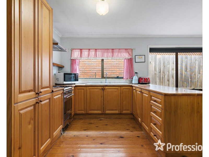 18 Pinnacle Rise, Lilydale VIC 3140