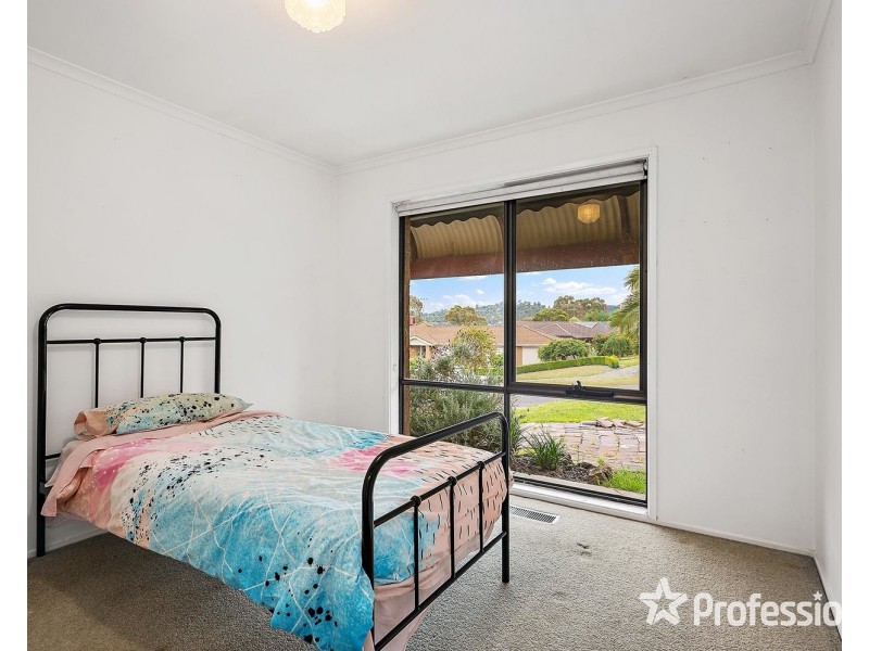 18 Pinnacle Rise, Lilydale VIC 3140