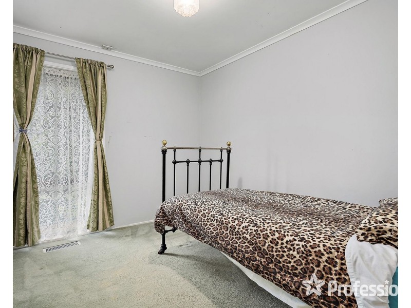 18 Pinnacle Rise, Lilydale VIC 3140