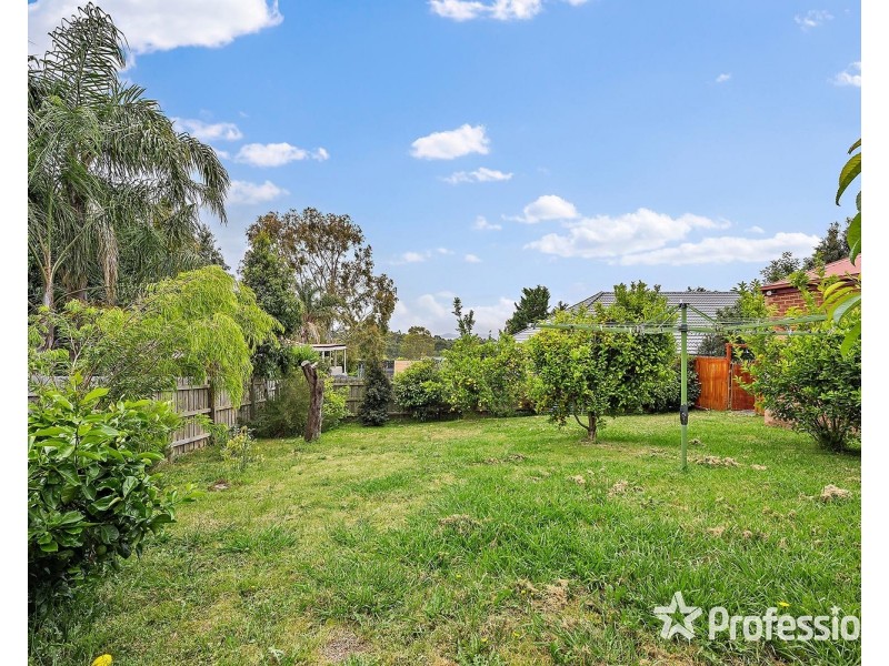 18 Pinnacle Rise, Lilydale VIC 3140