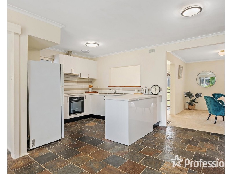 22 McDermott Avenue, Mooroolbark VIC 3138