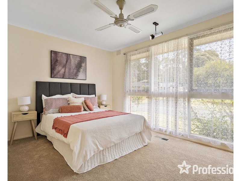 22 McDermott Avenue, Mooroolbark VIC 3138