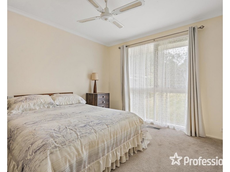 22 McDermott Avenue, Mooroolbark VIC 3138