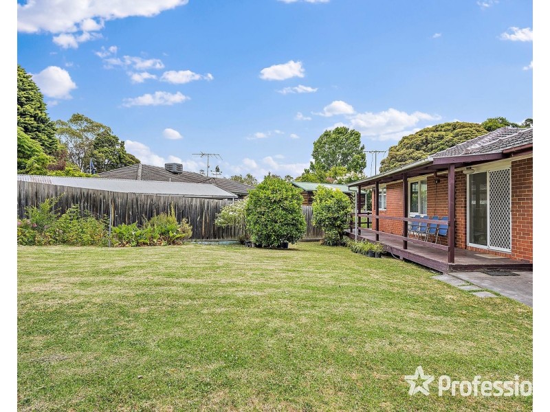 22 McDermott Avenue, Mooroolbark VIC 3138