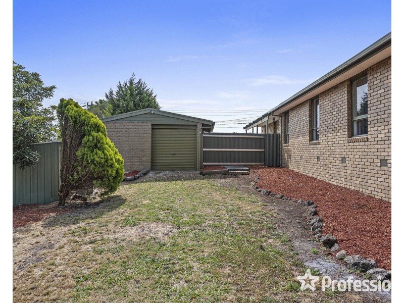 4 Woodpecker Pass, Chirnside Park VIC 3116