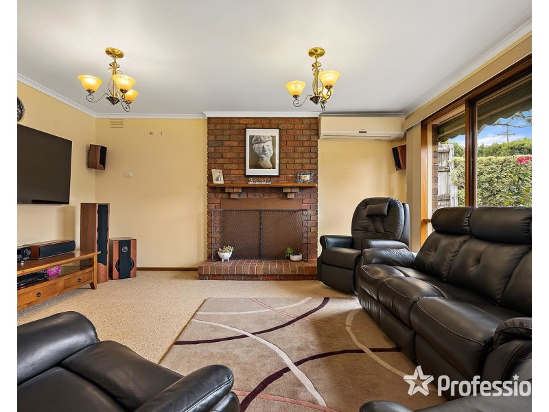 6 Chirnside Drive, Chirnside Park VIC 3116