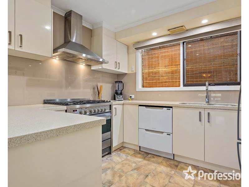 6 Chirnside Drive, Chirnside Park VIC 3116