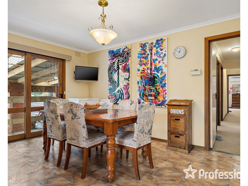 6 Chirnside Drive, Chirnside Park VIC 3116