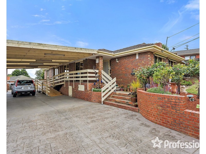 6 Chirnside Drive, Chirnside Park VIC 3116