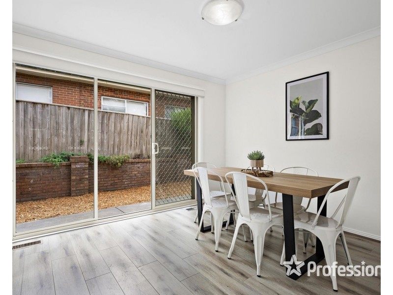 4/59 Old Melbourne Road, Chirnside Park VIC 3116