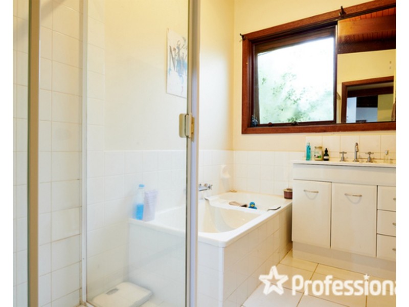 66 Roseman Road, Chirnside Park VIC 3116