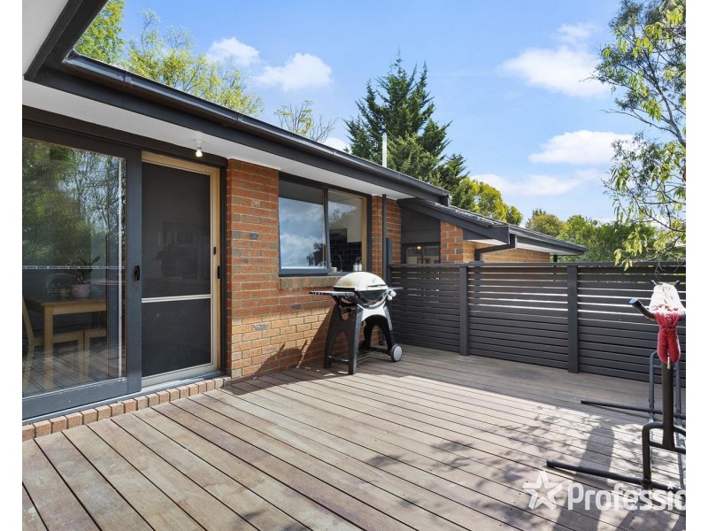 142 Nangathan Way, Croydon North VIC 3136