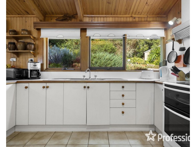 1A Centre Grove, Healesville VIC 3777