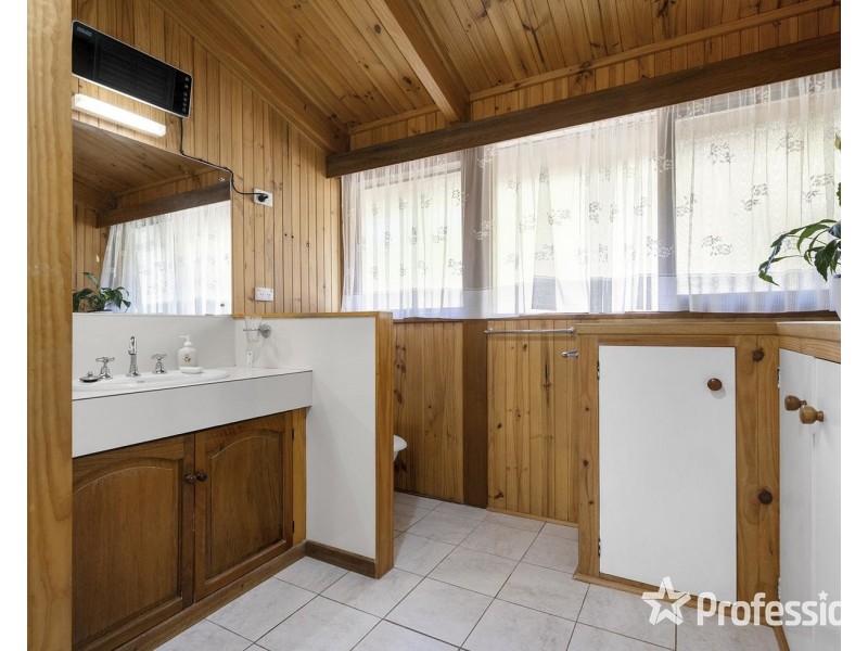 1A Centre Grove, Healesville VIC 3777