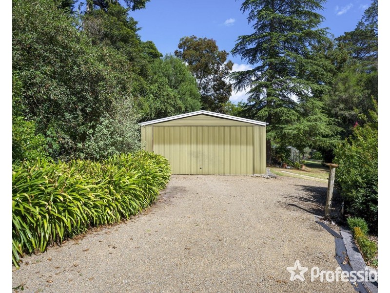 1A Centre Grove, Healesville VIC 3777