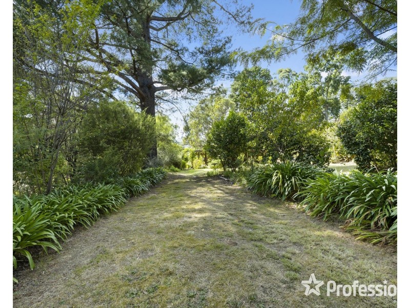 1A Centre Grove, Healesville VIC 3777