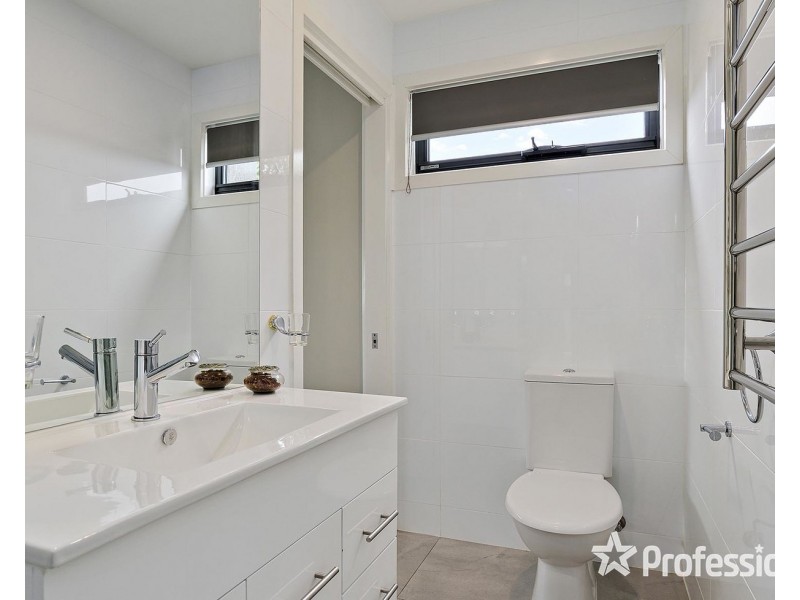 6 Alanah Close, Lilydale VIC 3140