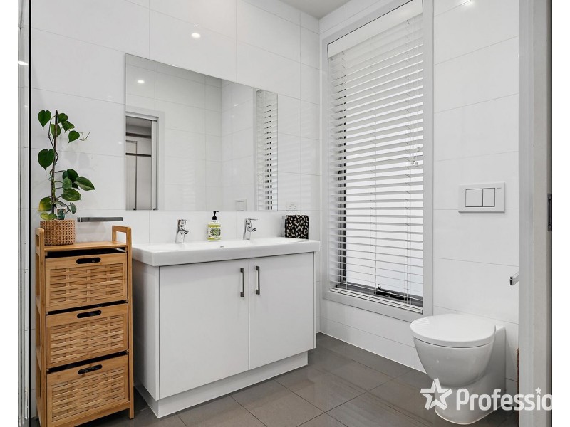 34 Daymar Drive, Mooroolbark VIC 3138