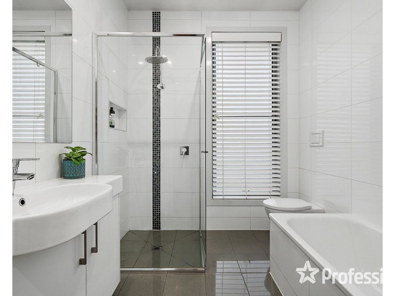 34 Daymar Drive, Mooroolbark VIC 3138