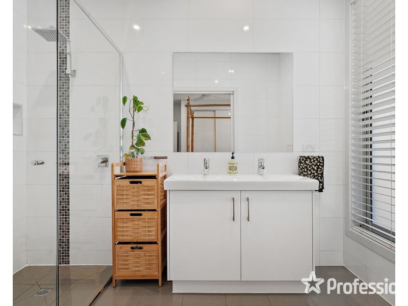 34 Daymar Drive, Mooroolbark VIC 3138