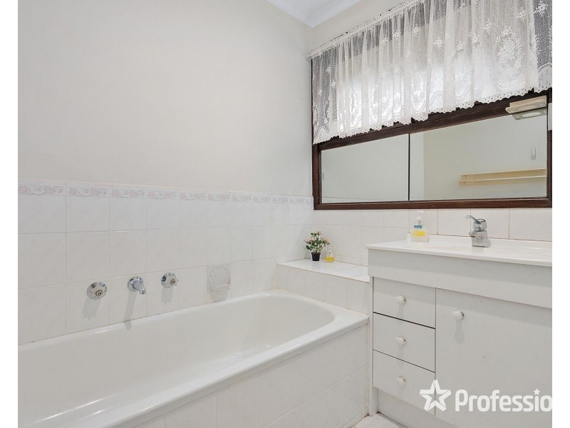 82 Cave Hill Road, Lilydale VIC 3140