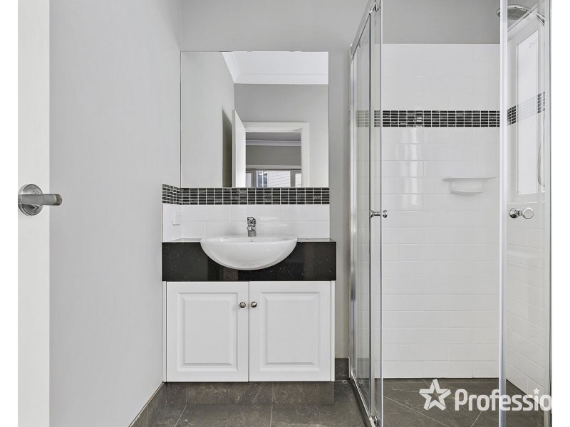 2 St James Terrace, Yarra Glen VIC 3775