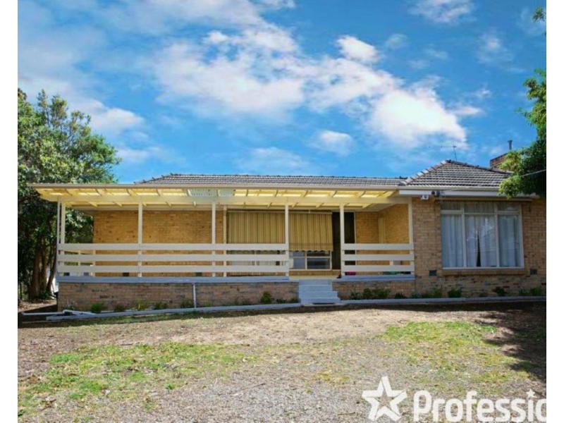 15 Victoria Road, Chirnside Park VIC 3116