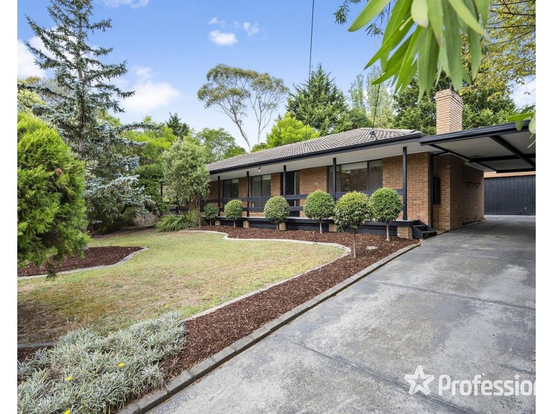 3 Dysart Place, Mooroolbark VIC 3138