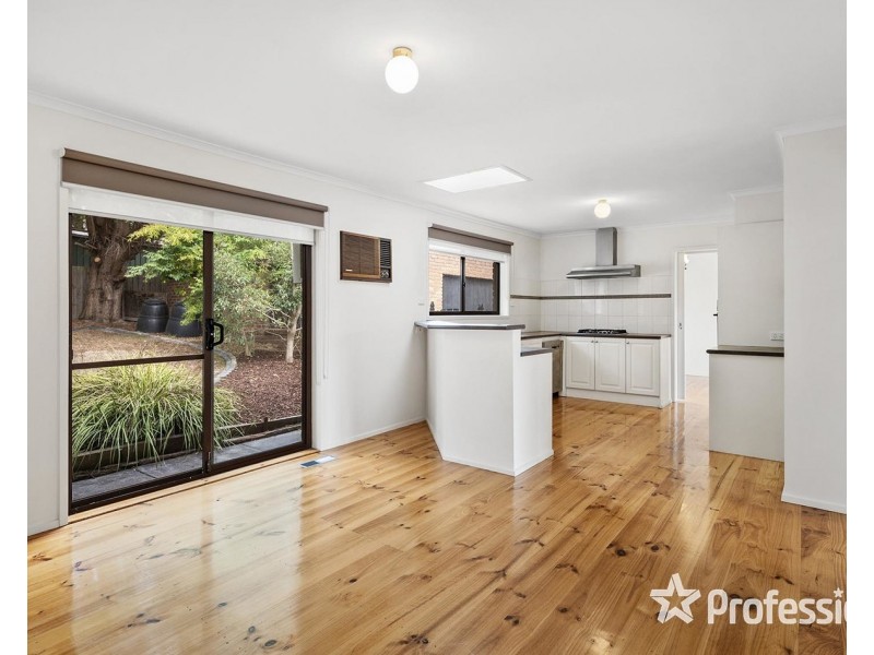 3 Dysart Place, Mooroolbark VIC 3138