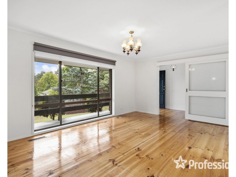3 Dysart Place, Mooroolbark VIC 3138