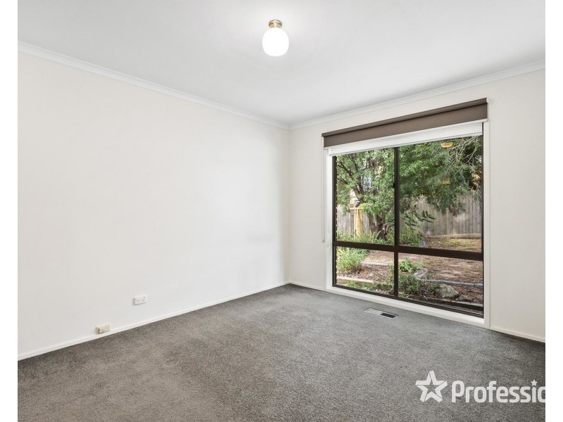 3 Dysart Place, Mooroolbark VIC 3138
