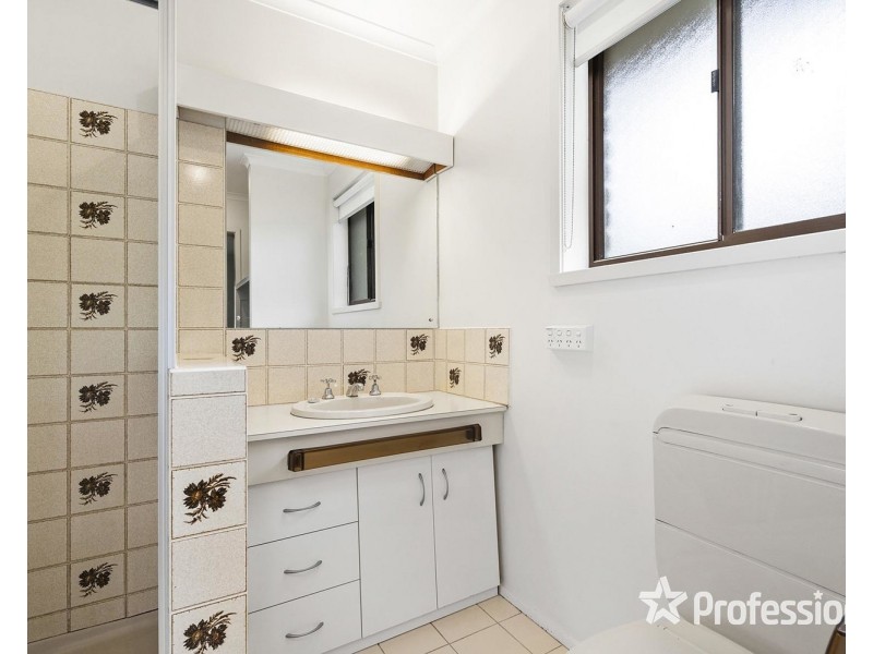 3 Dysart Place, Mooroolbark VIC 3138