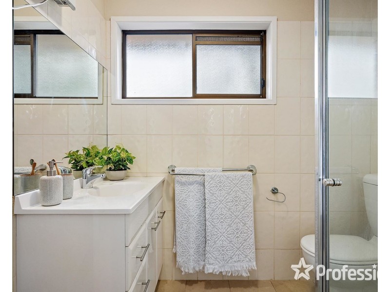 2/75 Cave Hill Road, Lilydale VIC 3140