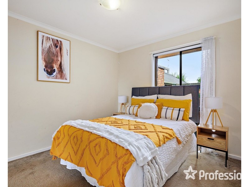 2/75 Cave Hill Road, Lilydale VIC 3140