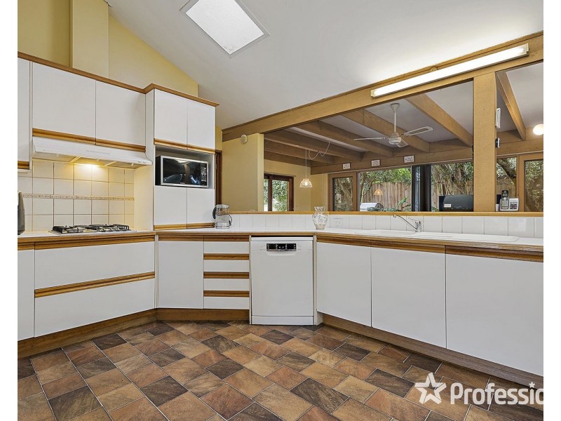 5 Cotswold Court, Chirnside Park VIC 3116