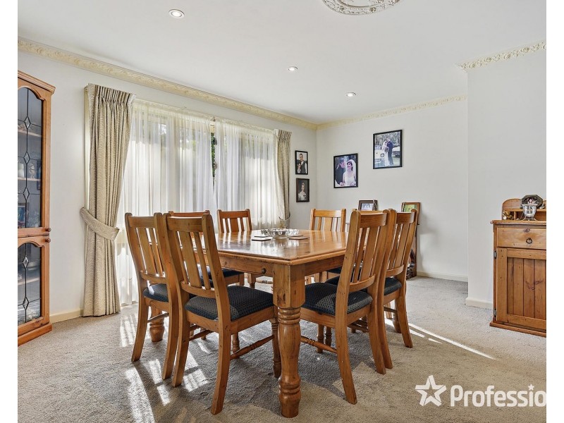 24 Hawkins Road, Montrose VIC 3765