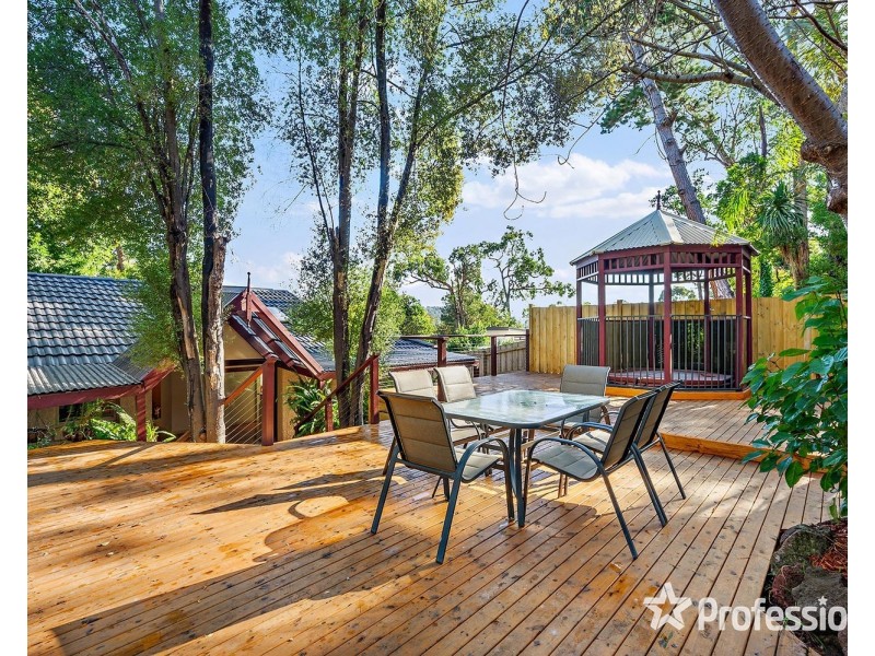 24 Hawkins Road, Montrose VIC 3765