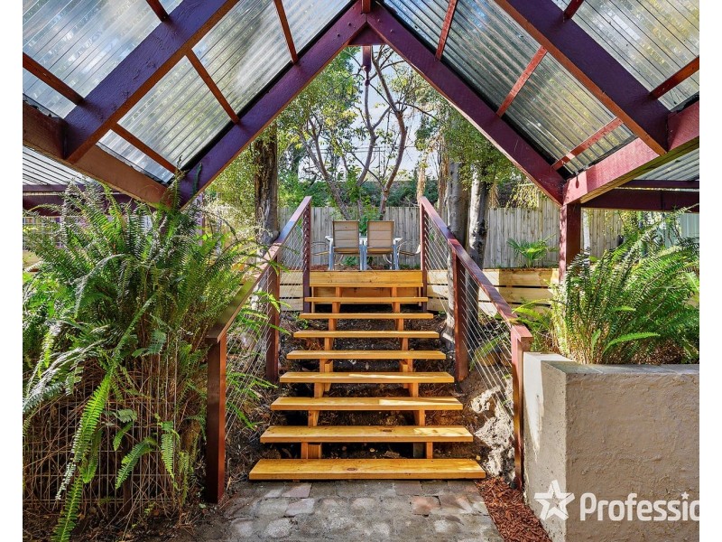 24 Hawkins Road, Montrose VIC 3765