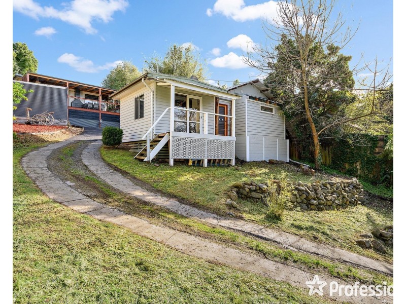39 Russell Street, Mount Evelyn VIC 3796