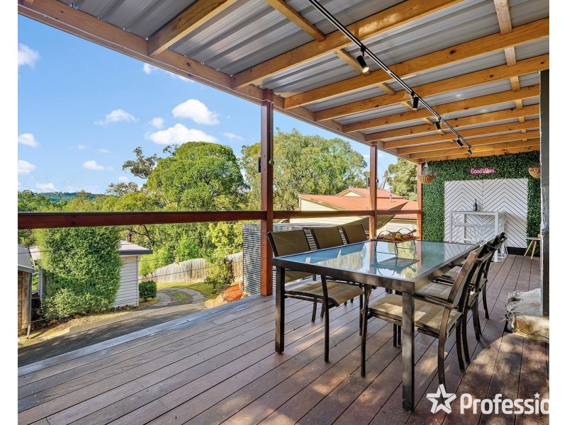 39 Russell Street, Mount Evelyn VIC 3796
