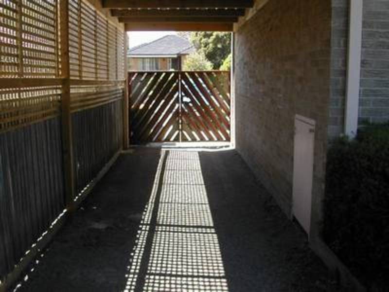 18 Larnook Crescent, Mooroolbark VIC 3138