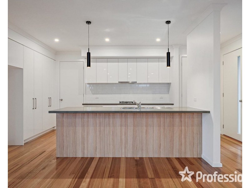 2/17 Erskine Ridge, Mooroolbark VIC 3138